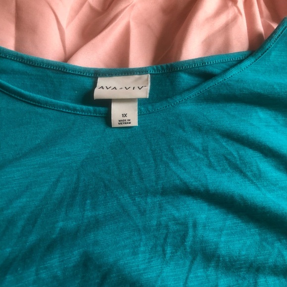 Ava & Viv Top - Picture 2 of 5